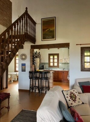 TV, fireplace, DVD player, stereo