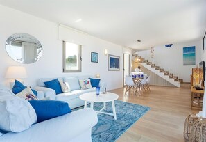 TV, DVD player - Sunny Townhouse With Terrace in Son Serra (Son Serra de Marina)