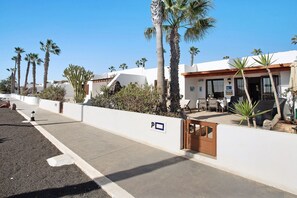 Exterior - Apartment Puerto Chico P with Sea View, Pool, Terrace & Wi-Fi (Playa Blanca)