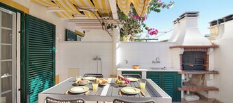 "Villa Alagoa" with Pool, Wi-Fi, A/C & Garden