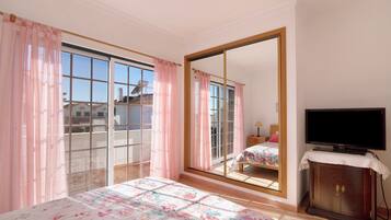 3 bedrooms, free WiFi, bed sheets