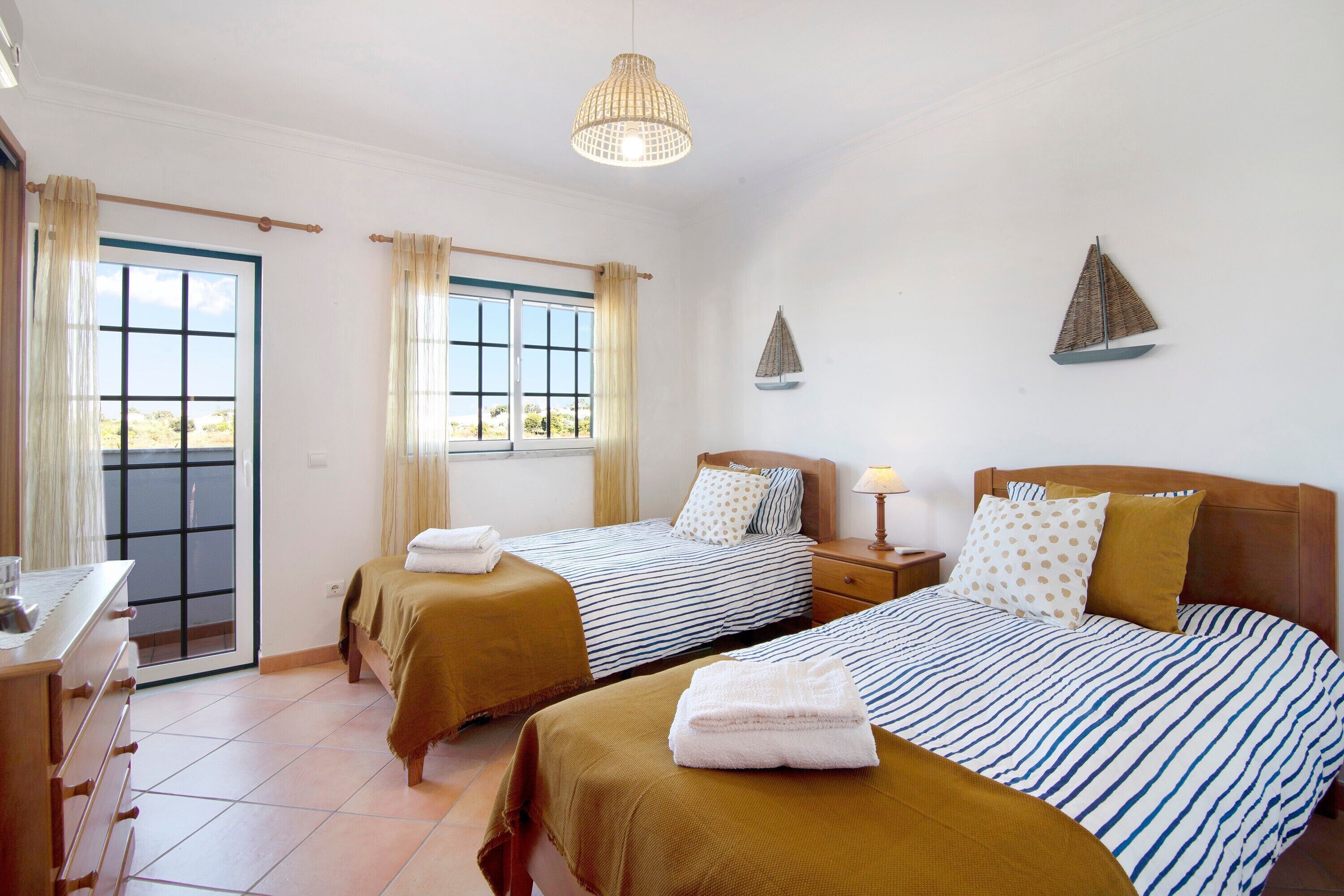 3 bedrooms, free WiFi, bed sheets