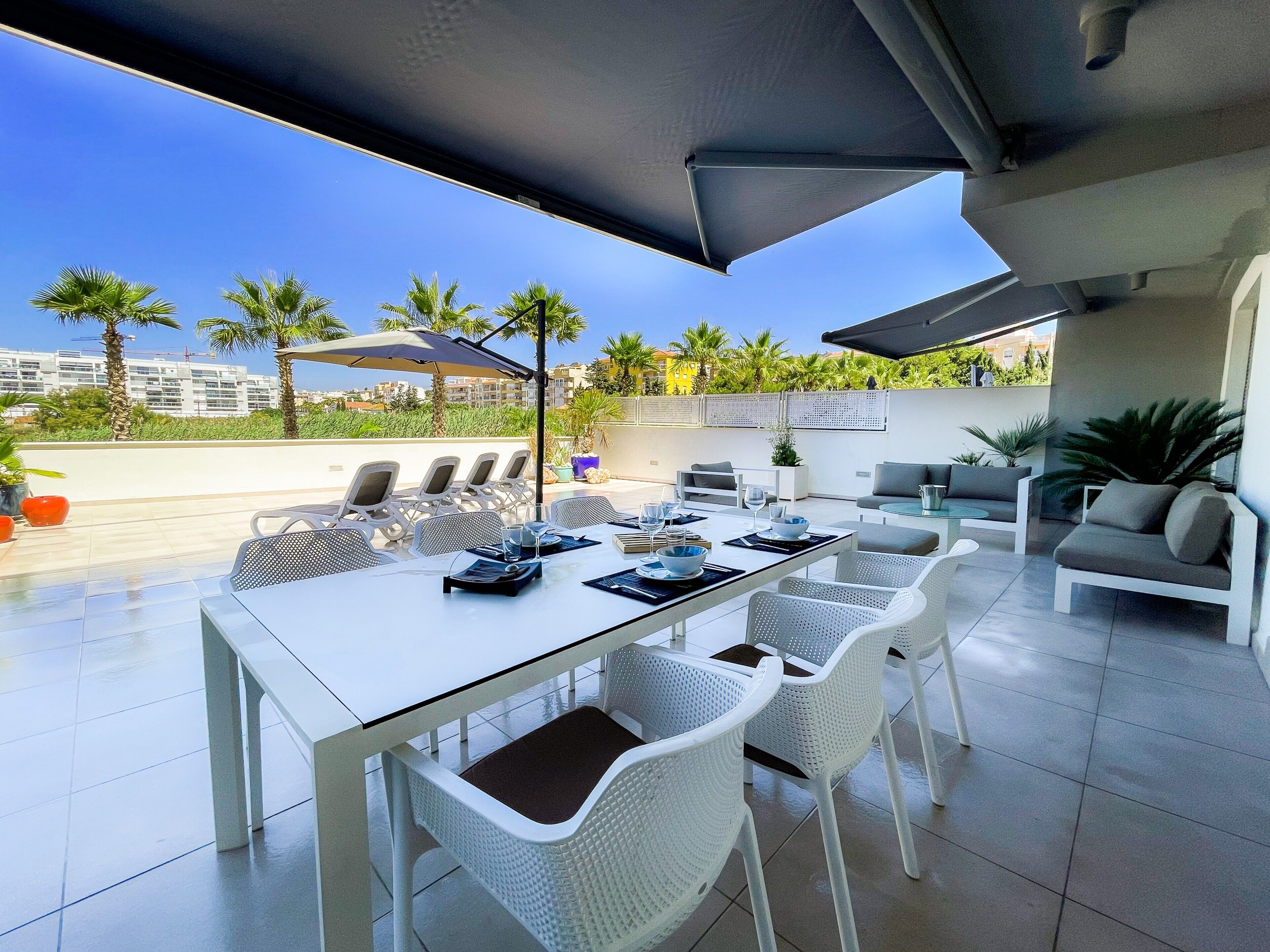 تناول الطعام بالخارج