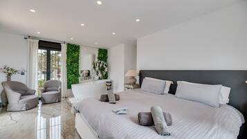 4 slaapkamers, een strijkplank/strijkijzer, gratis wifi, beddengoed