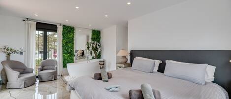 4 makuuhuonetta, silitysrauta/-lauta, ilmainen Wi-Fi, vuodevaatteet