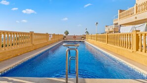 حمام سباحة