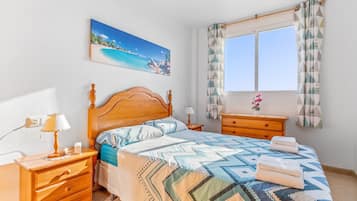 2 slaapkamers, een strijkplank/strijkijzer, gratis wifi, beddengoed
