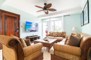 Smart TV, books - Ocean View Penthouse:    3level-3BR   -3BA-Rooftop-Balcony -Steps to the Beaches (bavaro)