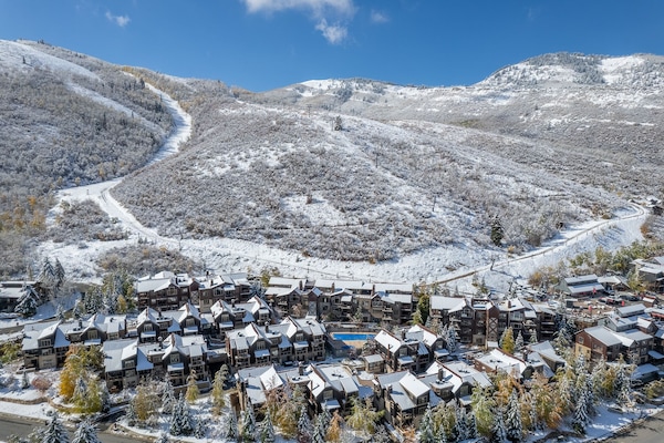 Scenic mountain views featuring the nearby ski runs and the beautiful alpine setting of Silver Star.