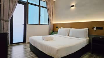 Desk, laptop workspace, free WiFi, bed sheets