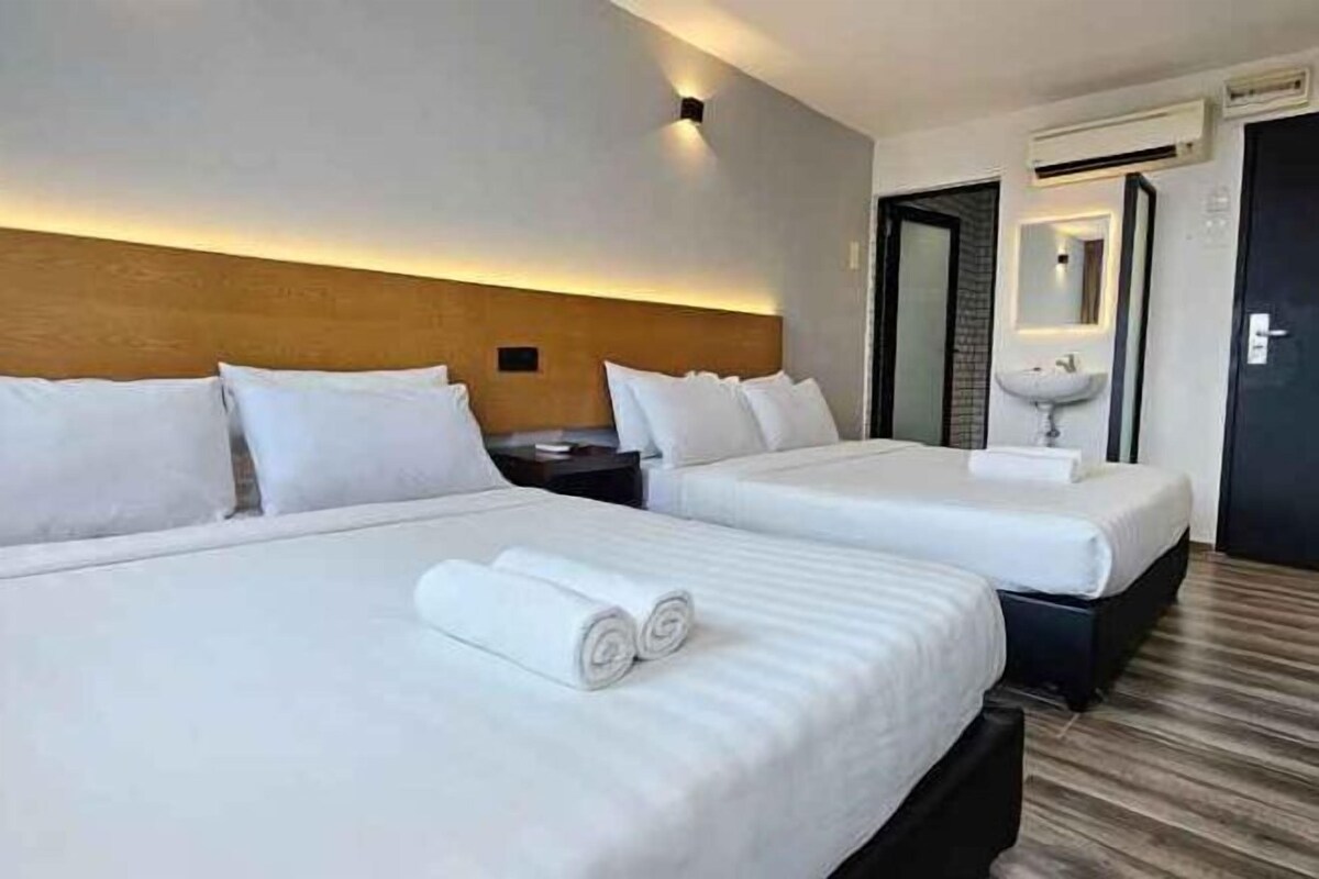 Desk, laptop workspace, WiFi (free), bed sheets