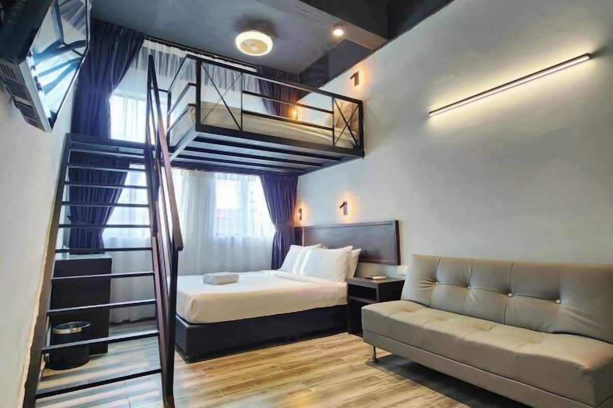 Desk, laptop workspace, free WiFi, bed sheets