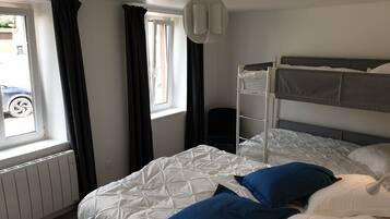 2 Schlafzimmer, Bügeleisen/Bügelbrett, Reisekinderbett, kostenloses WLAN