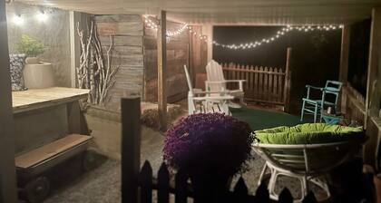 Heart of Historic Town of Fincastle, Wide Porch, Disc Golf!
