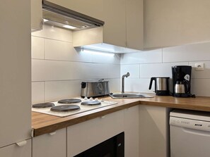 Fridge, microwave, dishwasher