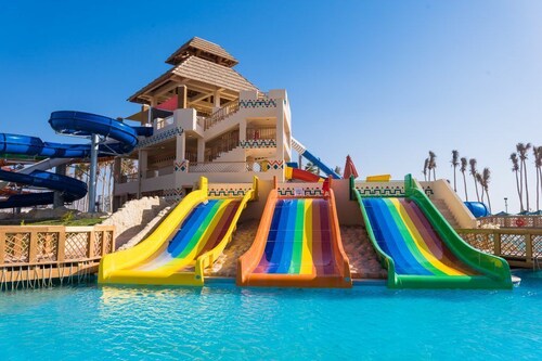 Hawana Salalah Lily 5 Star Apartment with lagon and sea view, swimming pool, gym