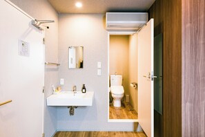 基本雙人房, 非吸煙房 | 浴室 | 淋浴設備、免費梳洗用品、風筒、坐浴桶