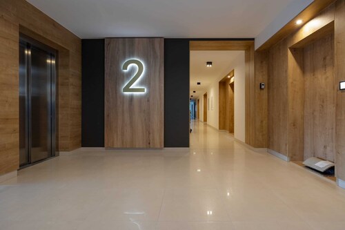 Stylish Apartment | Balcony, Parking