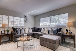 Smart TV, videojuegos, futbolito y libros 