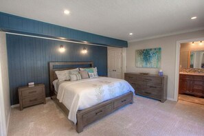 4 bedrooms, free WiFi, bed sheets - Gale Force Wind - Beautiful Remodel! (Incline Village)