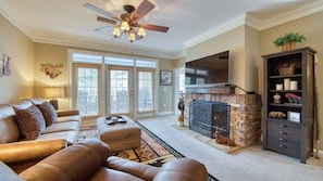 Smart TV, fireplace, DVD player - 3's a Birdie - 2BR, 2BA Condo, Golf & Mountain View (Maggie Valley)