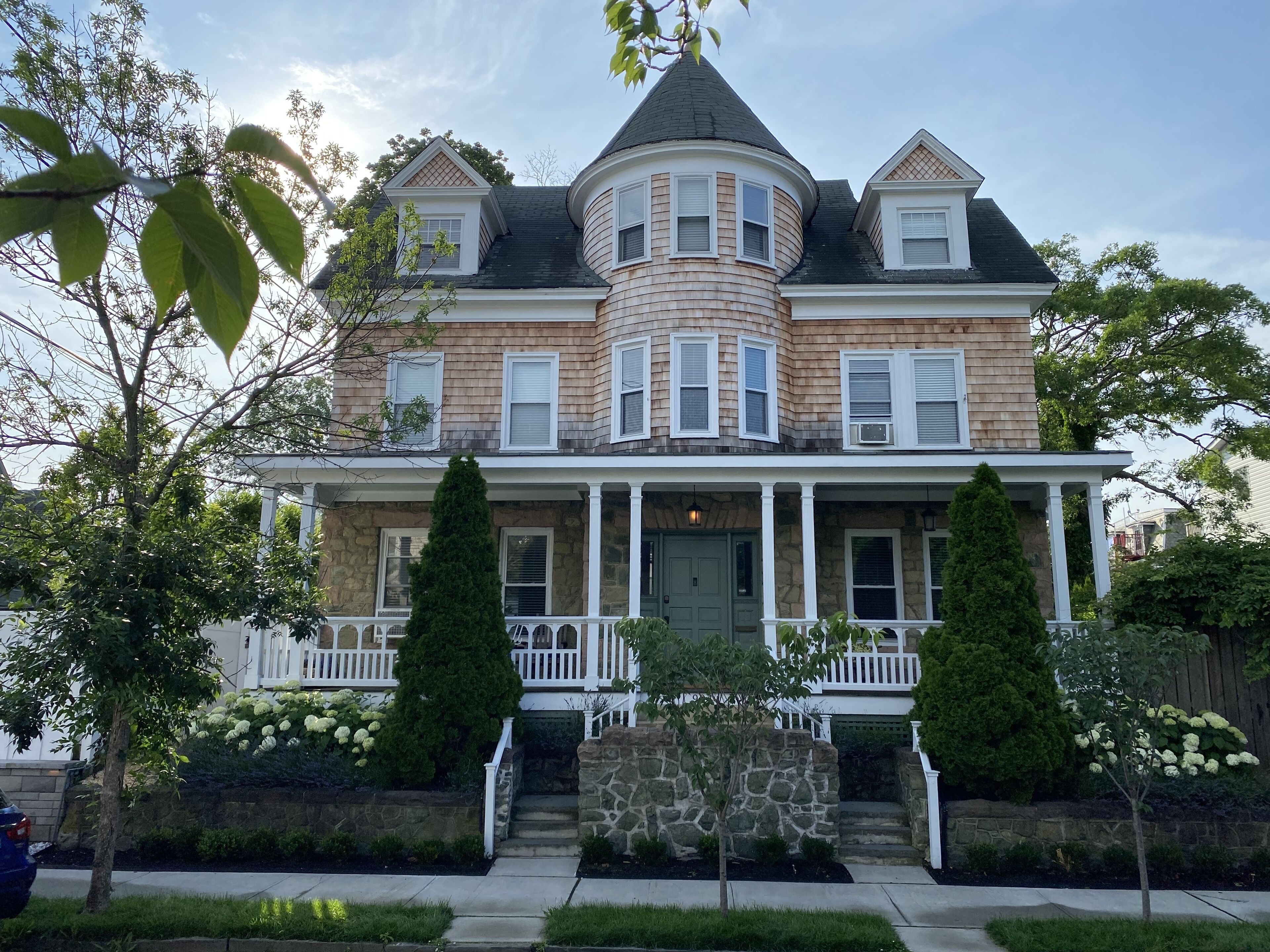 Chic Historic Victorian In The Heart Of Asbury Park - Walking Distance to Beach