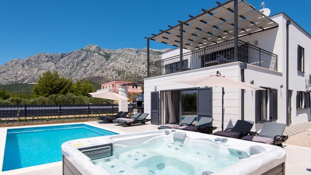 Seasonal outdoor pool, pool umbrellas, sun loungers - Holiday Villa Olive Tree (Orebic)