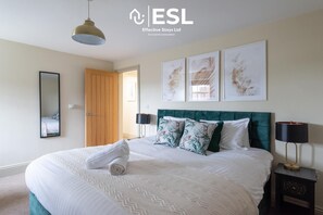 2 chambres, fer et planche à repasser, accès Internet, draps fournis