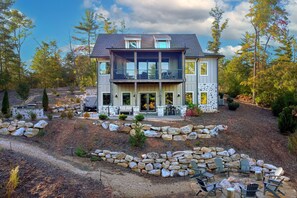 المنشأة من الخارج