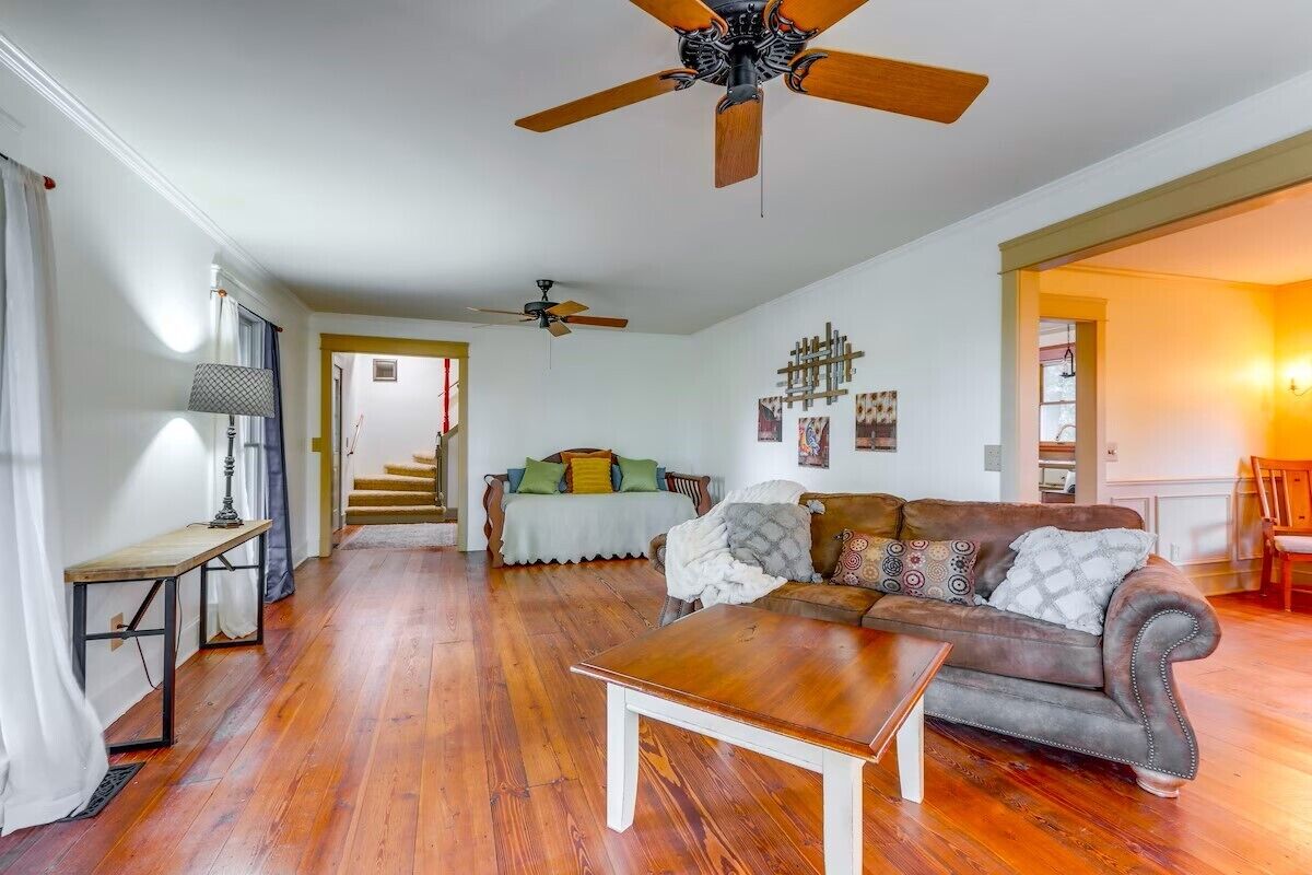 Smart TV, fireplace, video games, DVD player