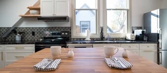 Newly Built Guest House - Baker Neighborhood