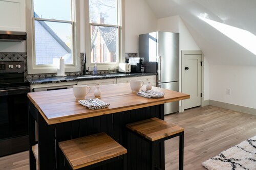 Guest House | Baker Neighborhood | Walk to Restaurants