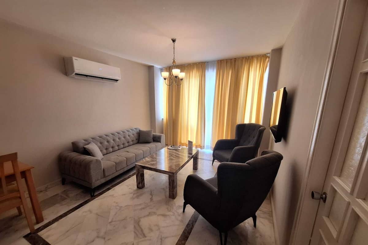 Family Duplex | Desk, free WiFi, bed sheets