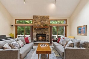 Smart TV, chimenea y futbolito 