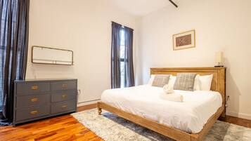 3 bedrooms, desk, iron/ironing board, free WiFi