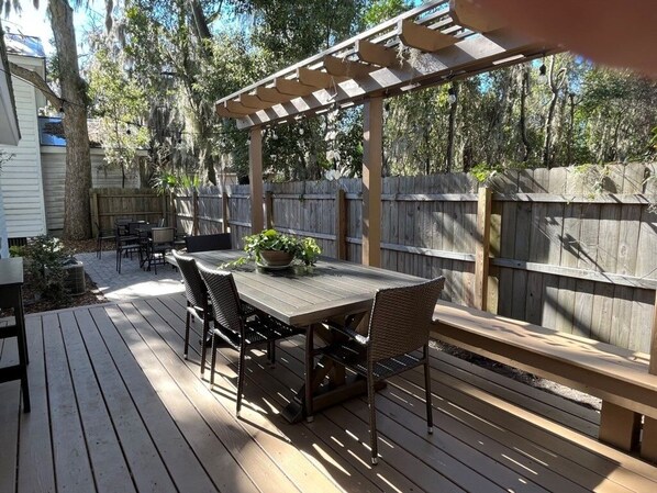 Outdoor dining