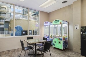 Villa, 2 Bedrooms | Dining