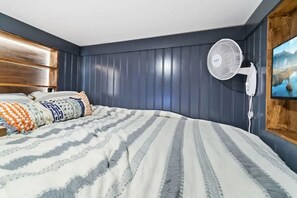 2 多间卧室、办公桌、熨斗/熨衣板、WiFi