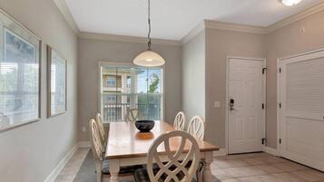 Condo, 2 Bedrooms | Dining