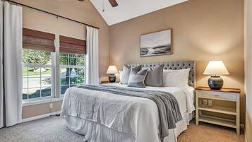 5 habitaciones, tabla de planchar con plancha, cuna de viaje y wifi