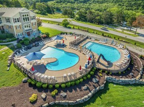 Pool - BEAUTIFUL Home Close to Branson Activities! (Hollister)