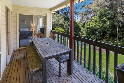 Lakes Edge: Situated in a quiet corner of Lakes Entrance