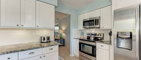 Fridge, microwave, stovetop, dishwasher