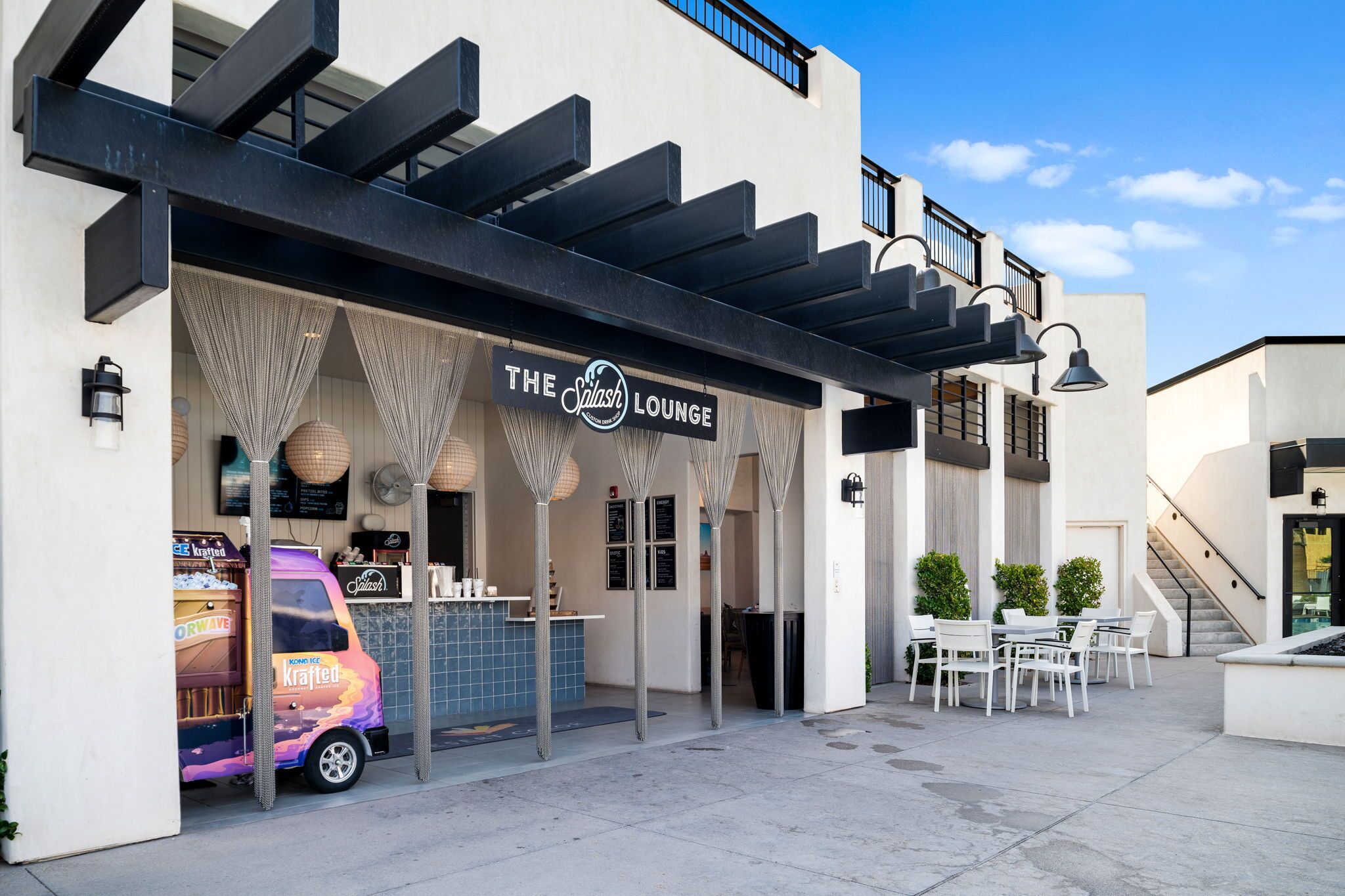 تناول الطعام بالخارج