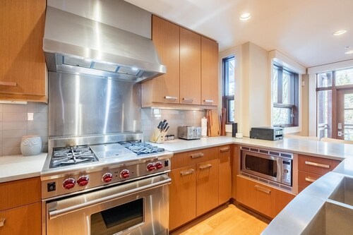 Luxury | AC | Private Hot Tub | BBQ | Pet friendly