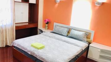 Family Apartment | 3 bedrooms, down duvets, individually decorated, individually furnished