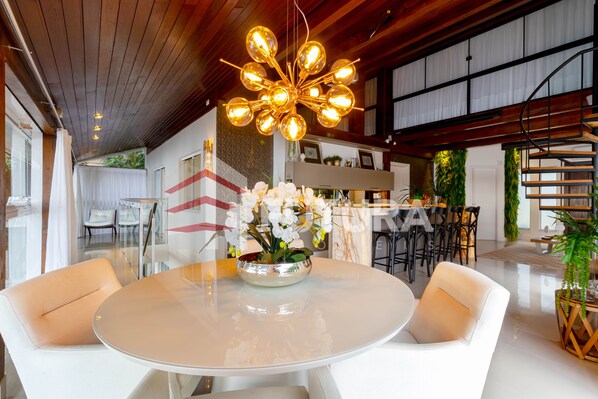 تناول الطعام