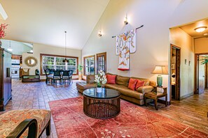 Smart-TV, DVD-Player, BĂŒcher, Videothek