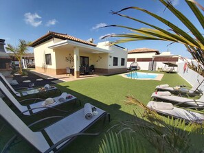 Terrace/patio - Villa Thais with private heated pool in Caleta de Fuste. (Antigua)