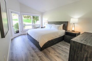 2 bedrooms, iron/ironing board, WiFi